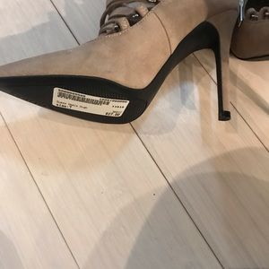 Brown guess heels size 7